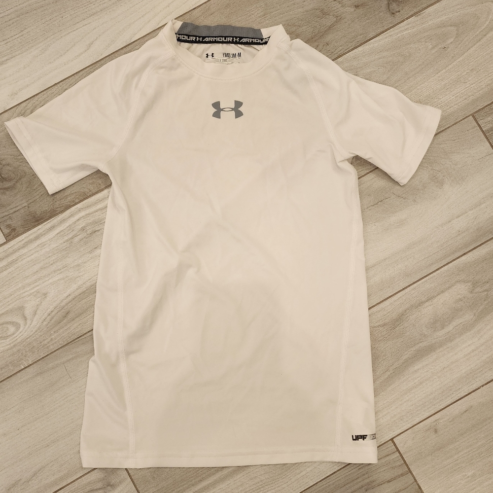 Under Armour fitted boys white headgear short sleeve - size M - Like New!